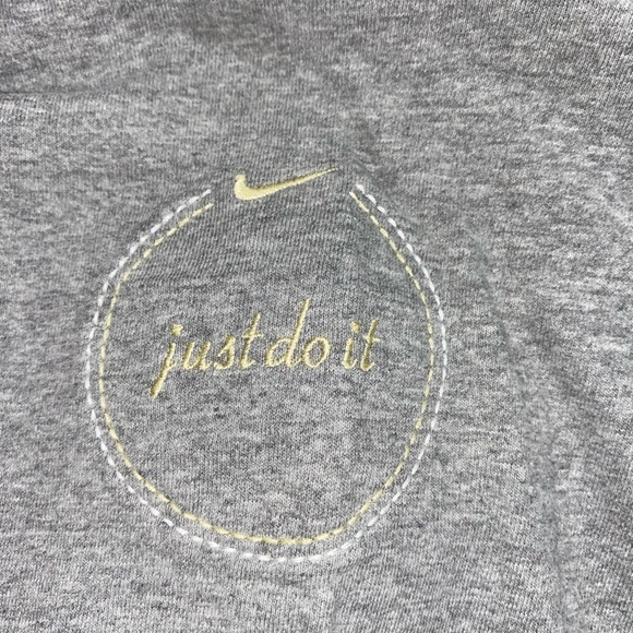 Nike Just Do It Embroidered Grey T-Shirt - Picture 2 of 6